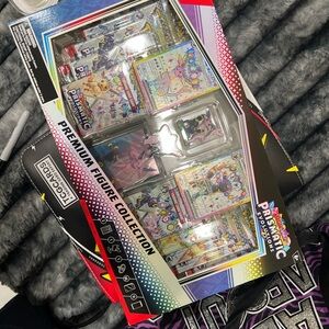 Pokémon Premium Figure Collection Box